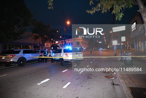 Police are involved in a shooting that is leaving one suspect dead and two victims critically wounded by the suspect shooting at them in Chi...