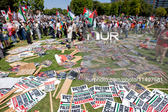 Thousands are marching outside the DNC in Chicago, Illinois, on August 19, 2024, to protest the war on Gaza. At the end of the march, a grou...