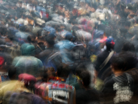 Thousands of people protest to reject the revision of the Regional Head Election Bill (RUU) in front of the West Java DPRD Building in Bandu...