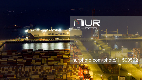 HOEGH AURORA, the world's largest and most environmentally friendly vehicle carrier, docks at Taicang Port Area to load vehicles on its maid...