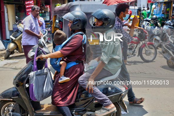 A busy street in the Chalai market in Thiruvananthapuram, Kerala, India, on April 13, 2024. The Chalai Market (Chalai bazaar) is Kerala's ol...