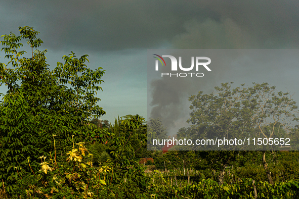 A fire breaks out at dawn on Saturday, August 24, in a food company in Pozzuoli, in the province of Naples. The blaze, still ongoing at arou...