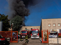 A fire breaks out at dawn on Saturday, August 24, in a food company in Pozzuoli, in the province of Naples. The blaze, still ongoing at arou...