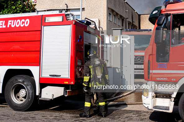 A fire breaks out at dawn on Saturday, August 24, in a food company in Pozzuoli, in the province of Naples. The blaze, still ongoing at arou...