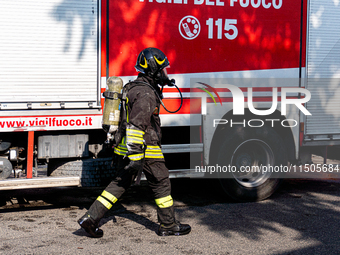 A fire breaks out at dawn on Saturday, August 24, in a food company in Pozzuoli, in the province of Naples. The blaze, still ongoing at arou...