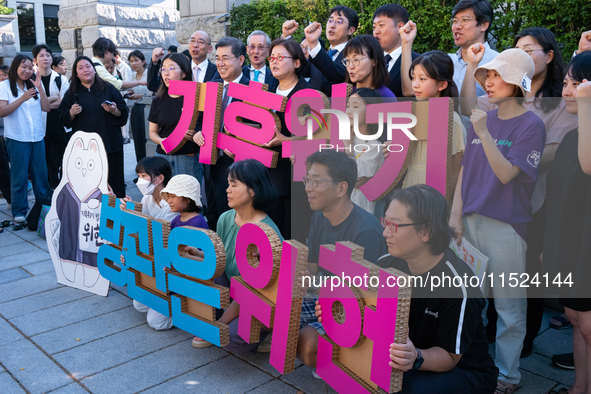 At a joint press conference in front of the Constitutional Court in Jongno-gu, Seoul, South Korea, on August 29, 2024, youth climate litigan...