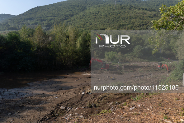 The search for the two missing people in San Felice a Cancello, in the Caserta area, continues unabated. Mother and son are swept away by th...