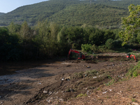 The search for the two missing people in San Felice a Cancello, in the Caserta area, continues unabated. Mother and son are swept away by th...