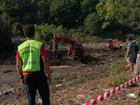 The search for the two missing people in San Felice a Cancello, in the Caserta area, continues unabated. Mother and son are swept away by th...