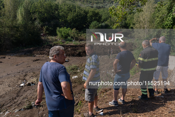 The search for the two missing people in San Felice a Cancello, in the Caserta area, continues unabated. Mother and son are swept away by th...