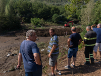 The search for the two missing people in San Felice a Cancello, in the Caserta area, continues unabated. Mother and son are swept away by th...