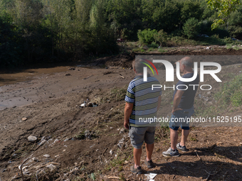 The search for the two missing people in San Felice a Cancello, in the Caserta area, continues unabated. Mother and son are swept away by th...