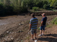 The search for the two missing people in San Felice a Cancello, in the Caserta area, continues unabated. Mother and son are swept away by th...