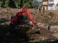 The search for the two missing people in San Felice a Cancello, in the Caserta area, continues unabated. Mother and son are swept away by th...