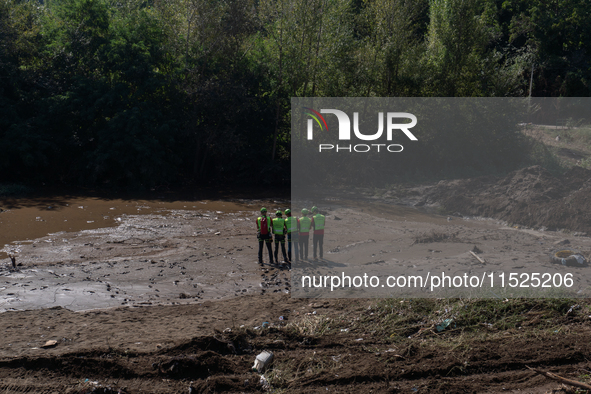 The search for the two missing people in San Felice a Cancello, in the Caserta area, continues unabated. Mother and son are swept away by th...