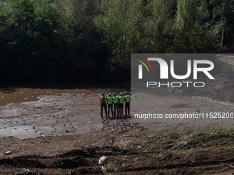 The search for the two missing people in San Felice a Cancello, in the Caserta area, continues unabated. Mother and son are swept away by th...