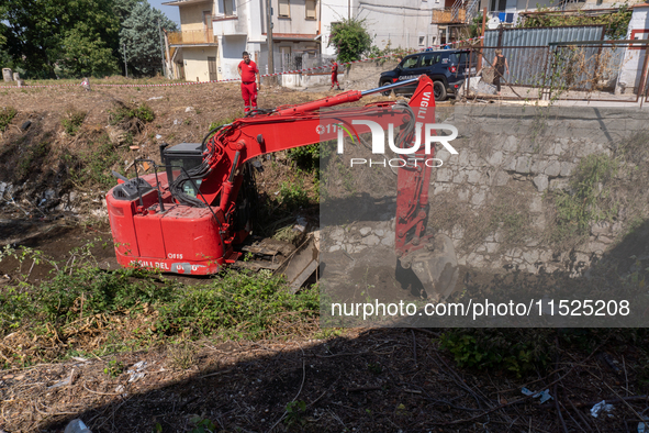 The search for the two missing people in San Felice a Cancello, in the Caserta area, continues unabated. Mother and son are swept away by th...