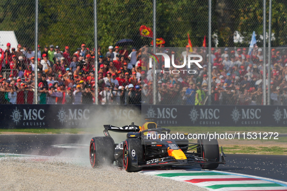 Max Verstappen of the Netherlands drives the Oracle Red Bull Racing RB20 Honda RBPT during the Formula 1 Pirelli Gran Premio d'Italia 2024 i...