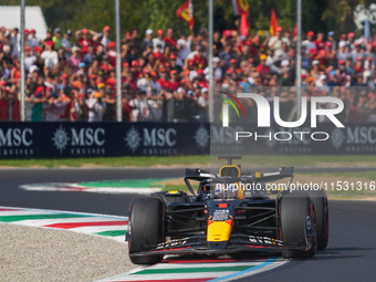 Max Verstappen of the Netherlands drives the Oracle Red Bull Racing RB20 Honda RBPT during the Formula 1 Pirelli Gran Premio d'Italia 2024 i...