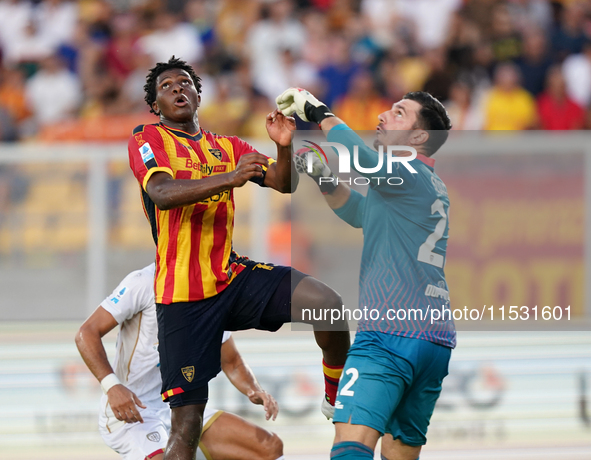 Patrick Dorgu of US Lecce is in action during the Serie A match between Lecce and Cagliari in Lecce, Italy, on August 31, 2024. 