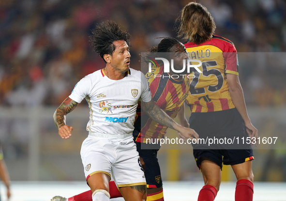 Gianluca Lapadula of Cagliari Calcio is in action during the Serie A match between Lecce and Cagliari in Lecce, Italy, on August 31, 2024. 