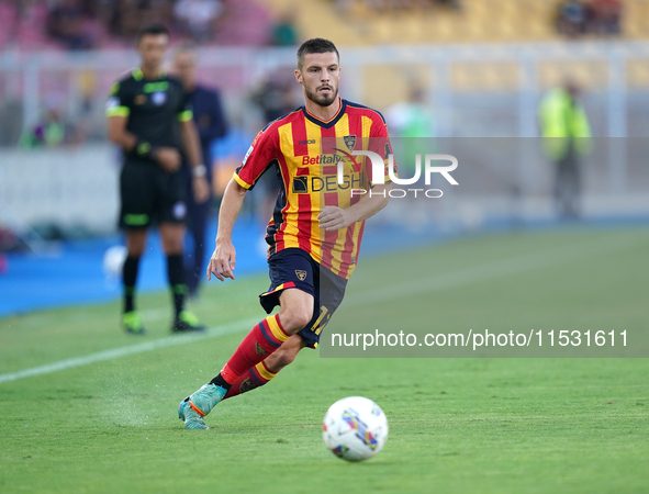 Frederic Guilbert is in action during the Serie A match between Lecce and Cagliari in Lecce, Italy, on August 31, 2024. 