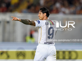 Gianluca Lapadula of Cagliari Calcio is in action during the Serie A match between Lecce and Cagliari in Lecce, Italy, on August 31, 2024. (