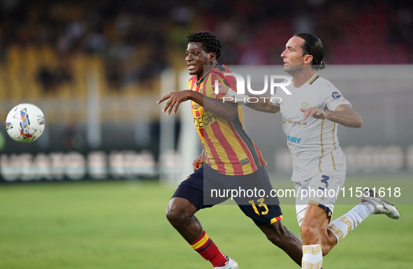 Patrick Dorgu of US Lecce is in action during the Serie A match between Lecce and Cagliari in Lecce, Italy, on August 31, 2024. 