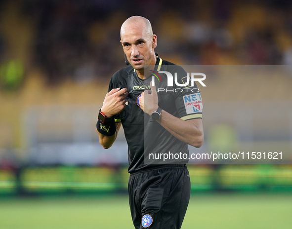 Referee Michael Fabbri officiates the Serie A match between Lecce and Cagliari in Lecce, Italy, on August 31, 2024. 