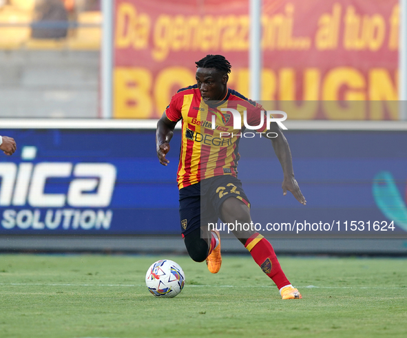 Lameck Banda of US Lecce is in action during the Serie A match between Lecce and Cagliari in Lecce, Italy, on August 31, 2024. 