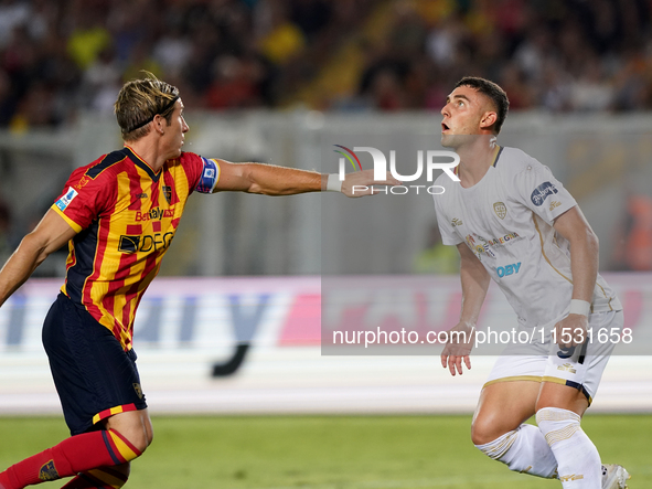 Roberto Piccoli of Cagliari Calcio is in action during the Serie A match between Lecce and Cagliari in Lecce, Italy, on August 31, 2024. 