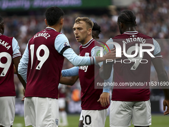 Jarrod Bowen of West Ham United celebrates his goal during the Premier League match between West Ham United and Manchester City at the Londo...