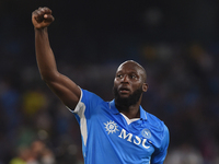 Romelu Lukaku of SSC Napoli applauds fans at the end of the Serie A match between SSC Napoli and Parma Calcio at Stadio Diego Armando Marado...