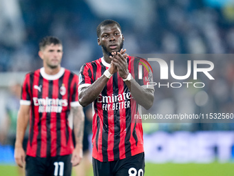 Yunus Musah of AC Milan applauds his suppurters during the Serie A Enilive match between SS Lazio and AC Milan at Stadio Olimpico on Aug 31,...