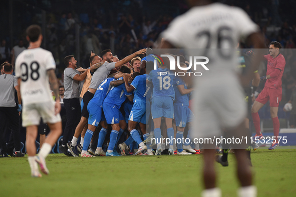 Andre-Frank Zambo Anguissa of SSC Napoli celebrates with team mates after scoring during the Serie A match between SSC Napoli and Parma Calc...