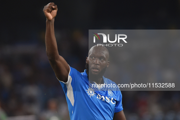 Romelu Lukaku of SSC Napoli applauds fans at the end of the Serie A match between SSC Napoli and Parma Calcio at Stadio Diego Armando Marado...