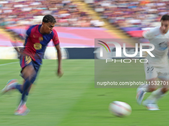 Lamine Yamal plays during the match between FC Barcelona and Real Valladolid CF, corresponding to week 4 of LaLiga EA Sports, at the Lluis C...