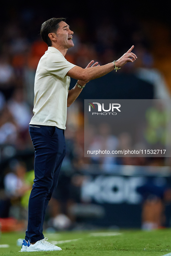 Marcelino Garcia Toral, head coach of Villarreal CF, reacts during the LaLiga EA Sports match between Valencia CF and Villarreal CF at Mesta...