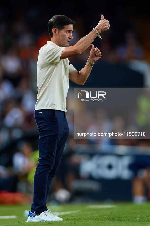 Marcelino Garcia Toral, head coach of Villarreal CF, reacts during the LaLiga EA Sports match between Valencia CF and Villarreal CF at Mesta...