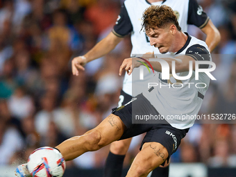 Sergi Canos of Valencia CF is in action during the LaLiga EA Sports match between Valencia CF and Villarreal CF at Mestalla stadium in Valen...