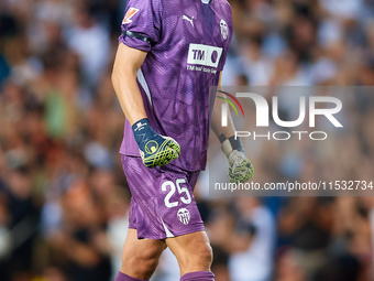 Giorgi Mamardashvili of Valencia CF reacts during the LaLiga EA Sports match between Valencia CF and Villarreal CF at Mestalla stadium in Va...