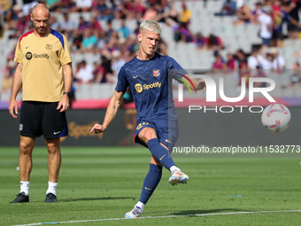 Dani Olmo plays during the match between FC Barcelona and Real Valladolid CF, corresponding to week 4 of LaLiga EA Sports, at the Lluis Comp...