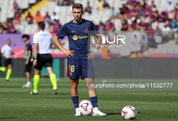 Fermin Lopez plays during the match between FC Barcelona and Real Valladolid CF, corresponding to week 4 of LaLiga EA Sports, at the Lluis C...