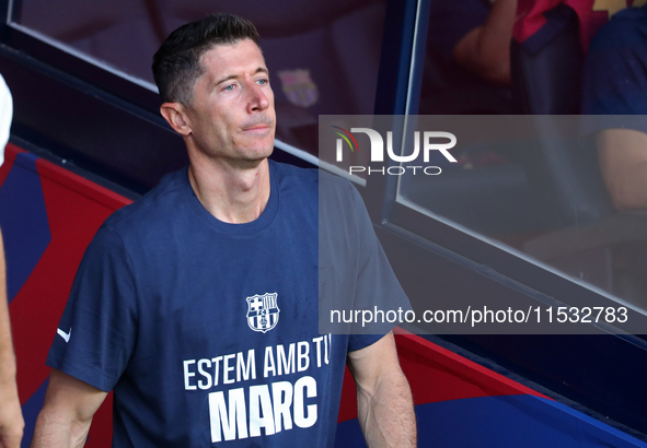 Robert Lewandowski plays during the match between FC Barcelona and Real Valladolid CF, corresponding to week 4 of LaLiga EA Sports, at the L...