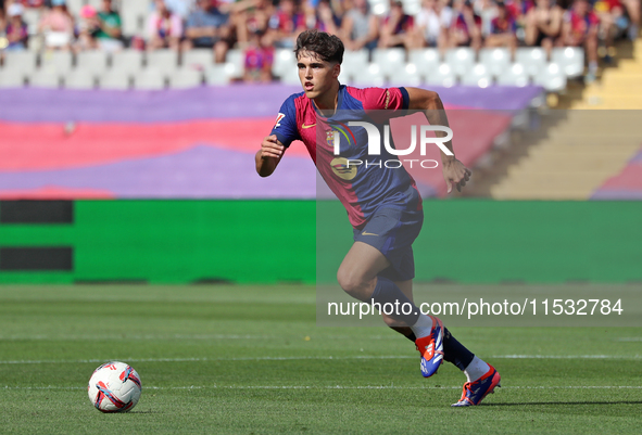 Pau CubarsI plays during the match between FC Barcelona and Real Valladolid CF, corresponding to week 4 of LaLiga EA Sports, at the Lluis Co...