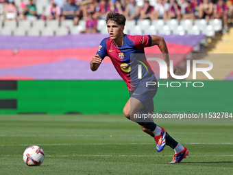 Pau CubarsI plays during the match between FC Barcelona and Real Valladolid CF, corresponding to week 4 of LaLiga EA Sports, at the Lluis Co...