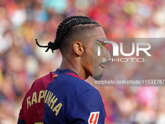 Raphinha Dias plays during the match between FC Barcelona and Real Valladolid CF, corresponding to week 4 of LaLiga EA Sports, at the Lluis...