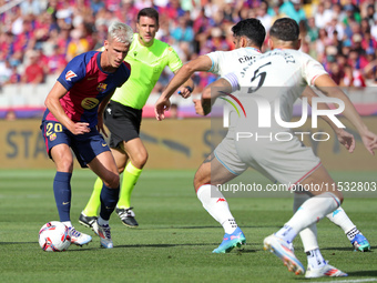 Dani Olmo plays during the match between FC Barcelona and Real Valladolid CF, corresponding to week 4 of LaLiga EA Sports, at the Lluis Comp...