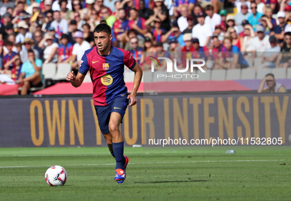 Pedri plays during the match between FC Barcelona and Real Valladolid CF, corresponding to week 4 of LaLiga EA Sports, at the Lluis Companys...