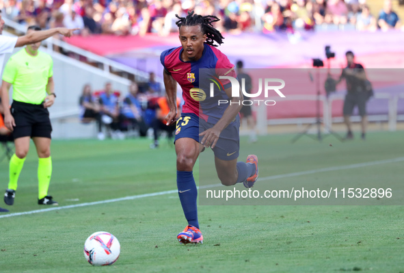 Jules Kounde plays during the match between FC Barcelona and Real Valladolid CF, corresponding to week 4 of LaLiga EA Sports, at the Lluis C...